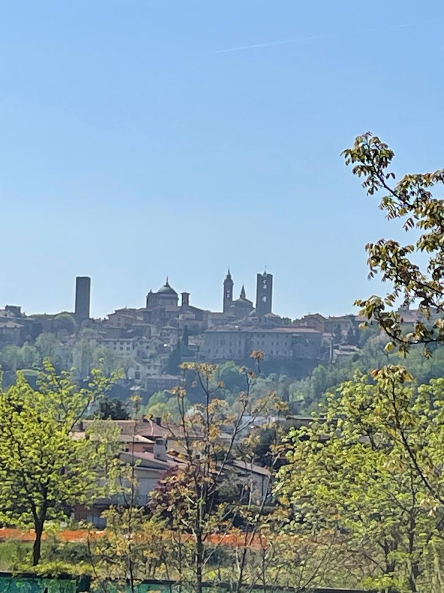 Appartamento Casa Laura Bergamo Esterno foto